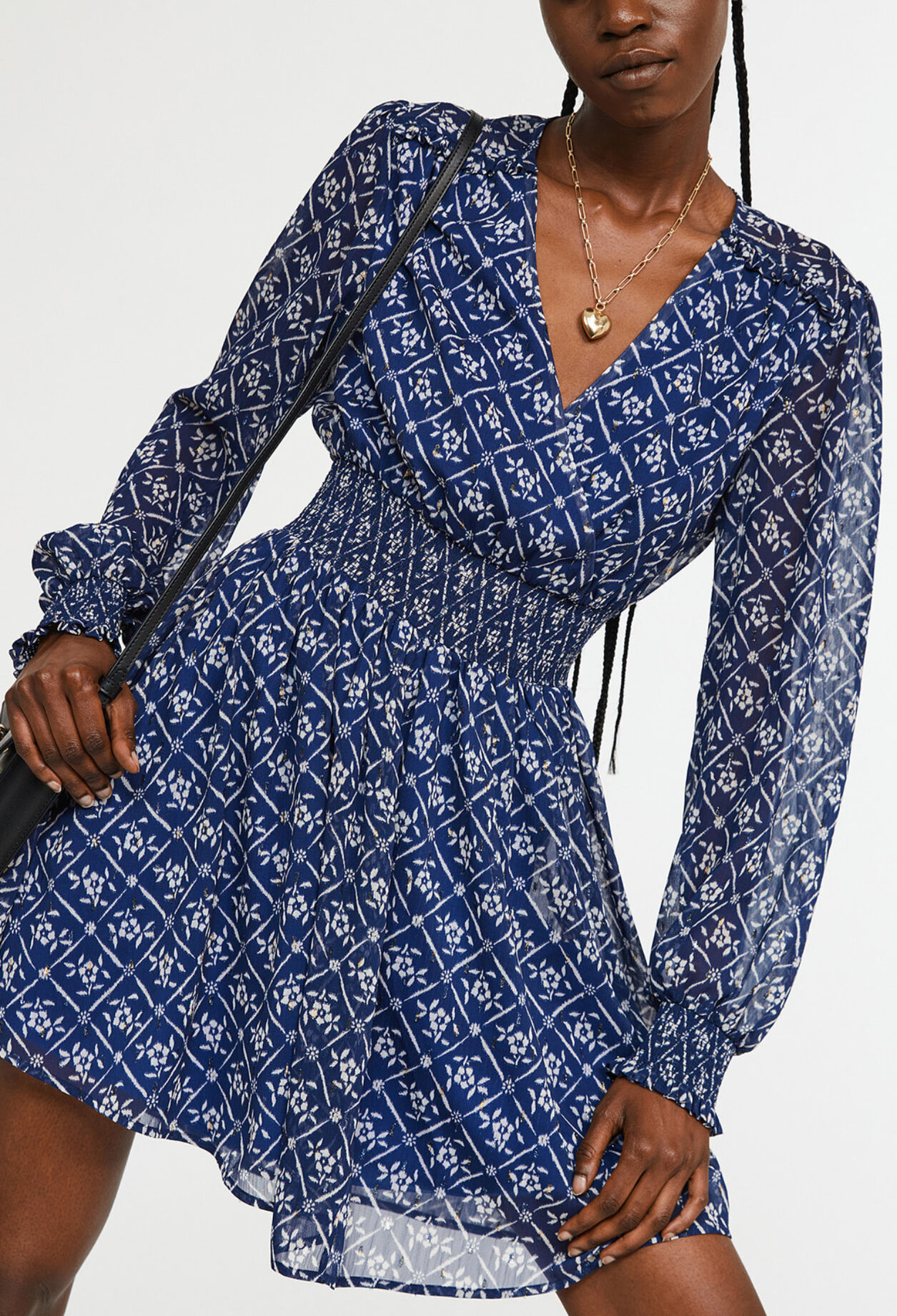 Kurzes Kleid mit Blumenmuster