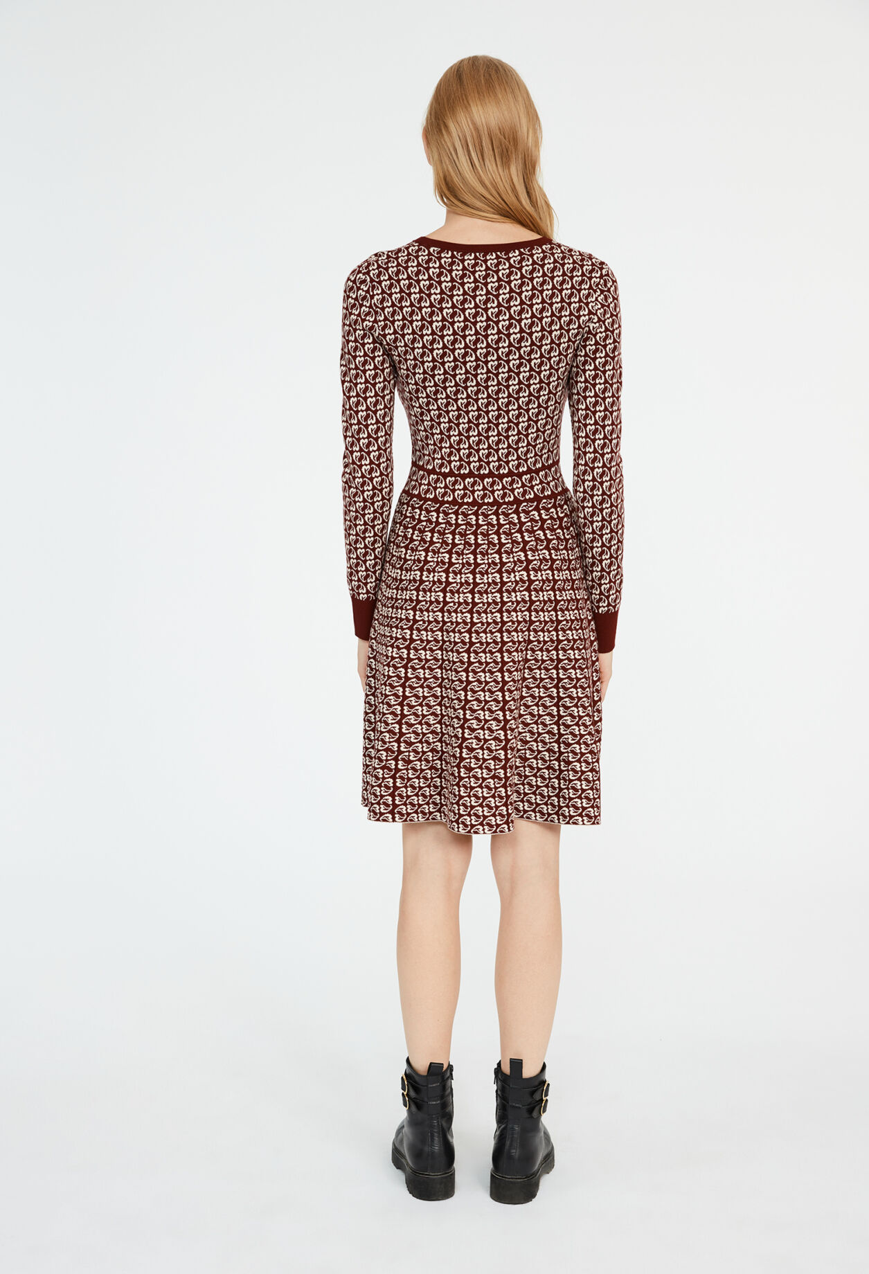 Kurzes Kleid mit Drucken
