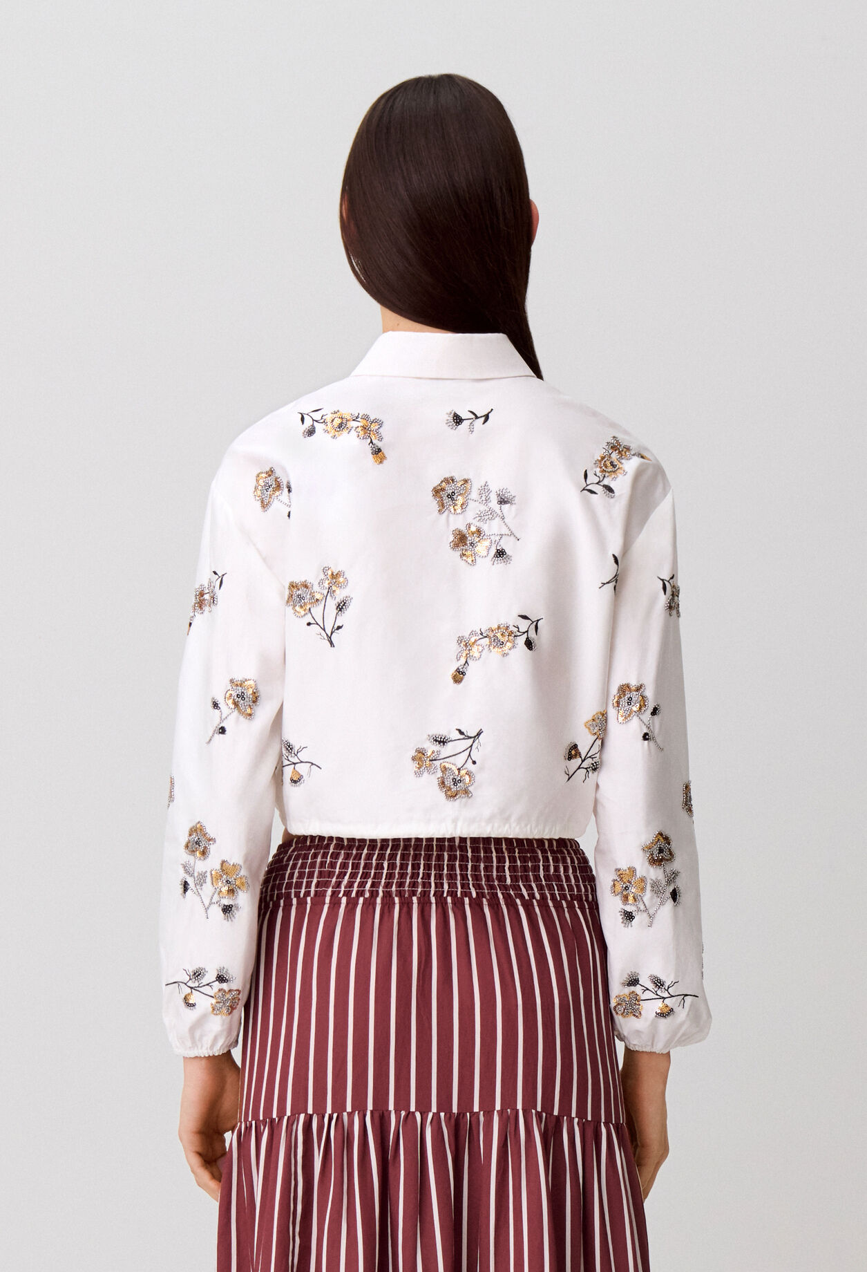 Hemd mit Blumen und Pailletten