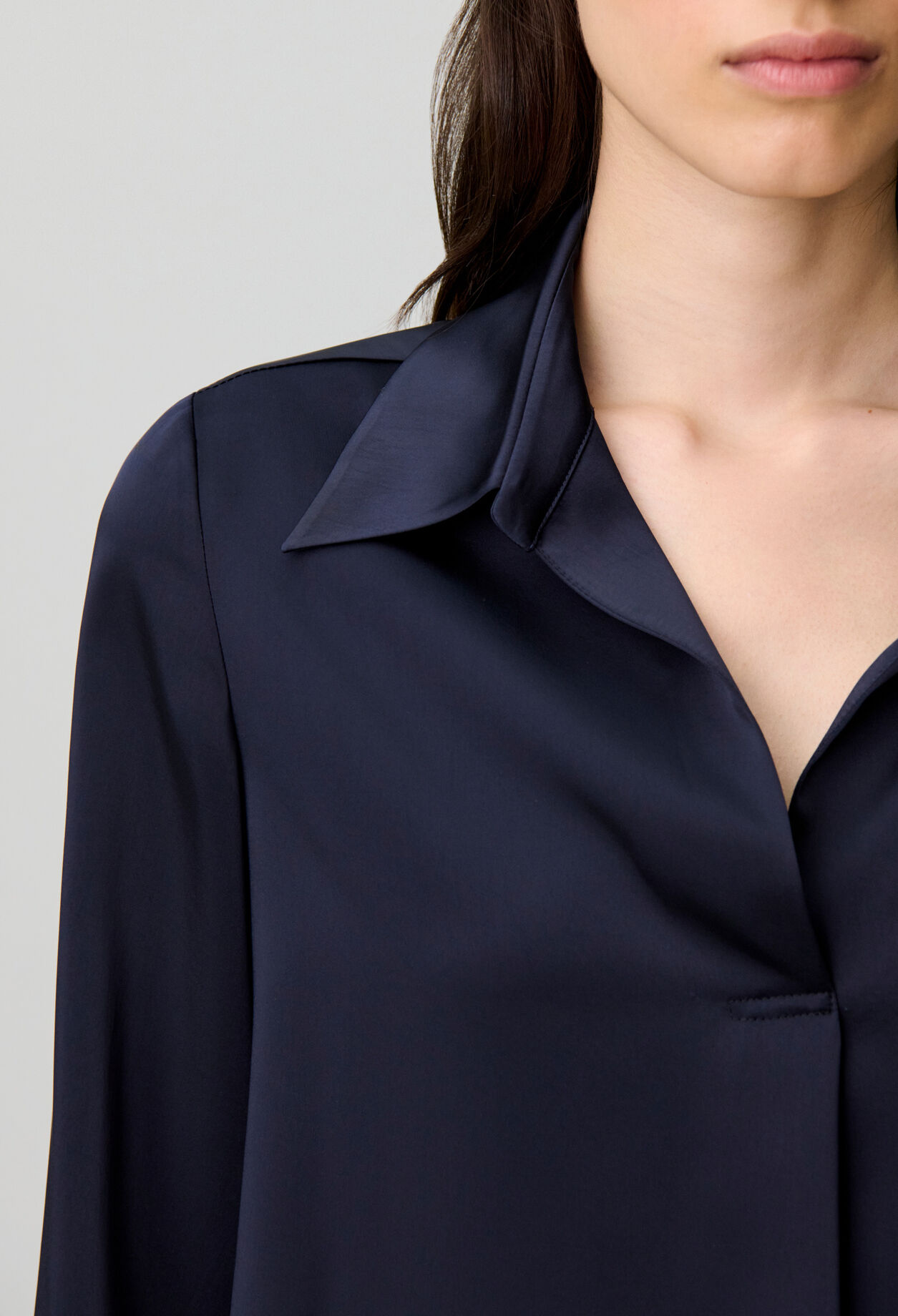 Gerade Bluse mit Falten