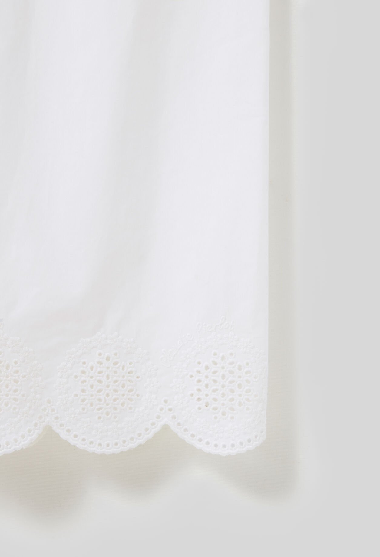 Weite, leichte Hose mit Stickerei