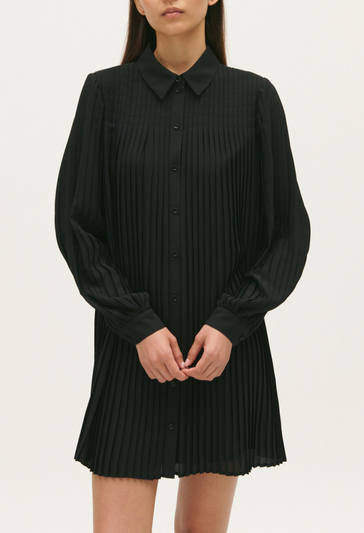 Kurzes plissiertes Kleid