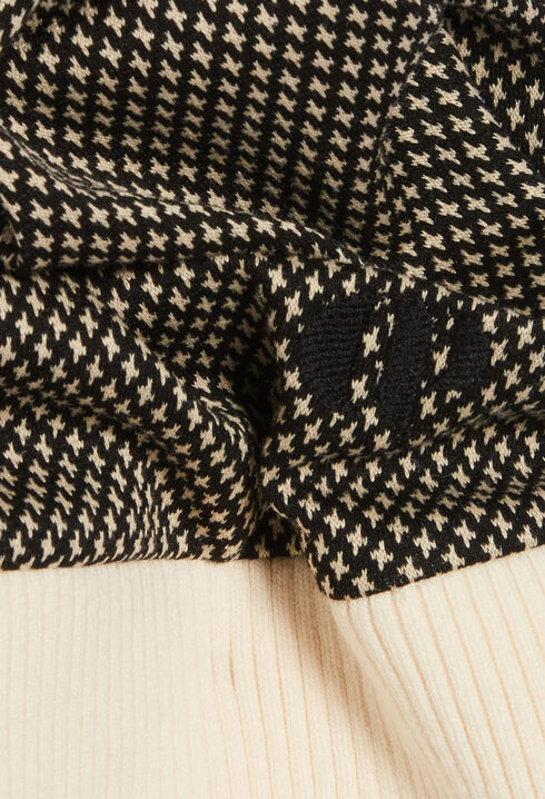 Schokoladenbrauner ärmelloser Pullover