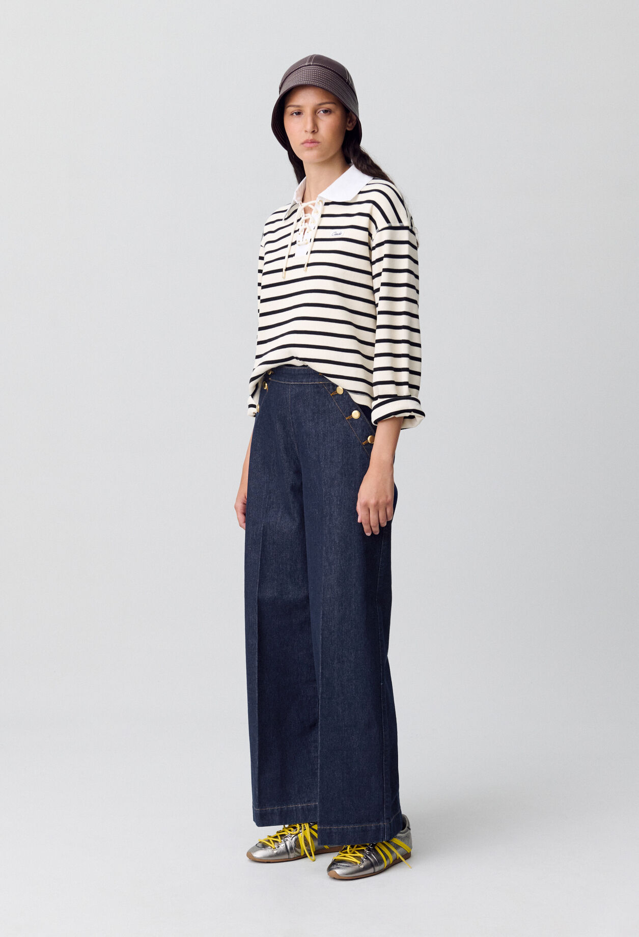 Weite Marlene-Jeans mit Knopfleiste