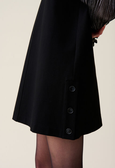 Ärmelloses kurzes Kleid