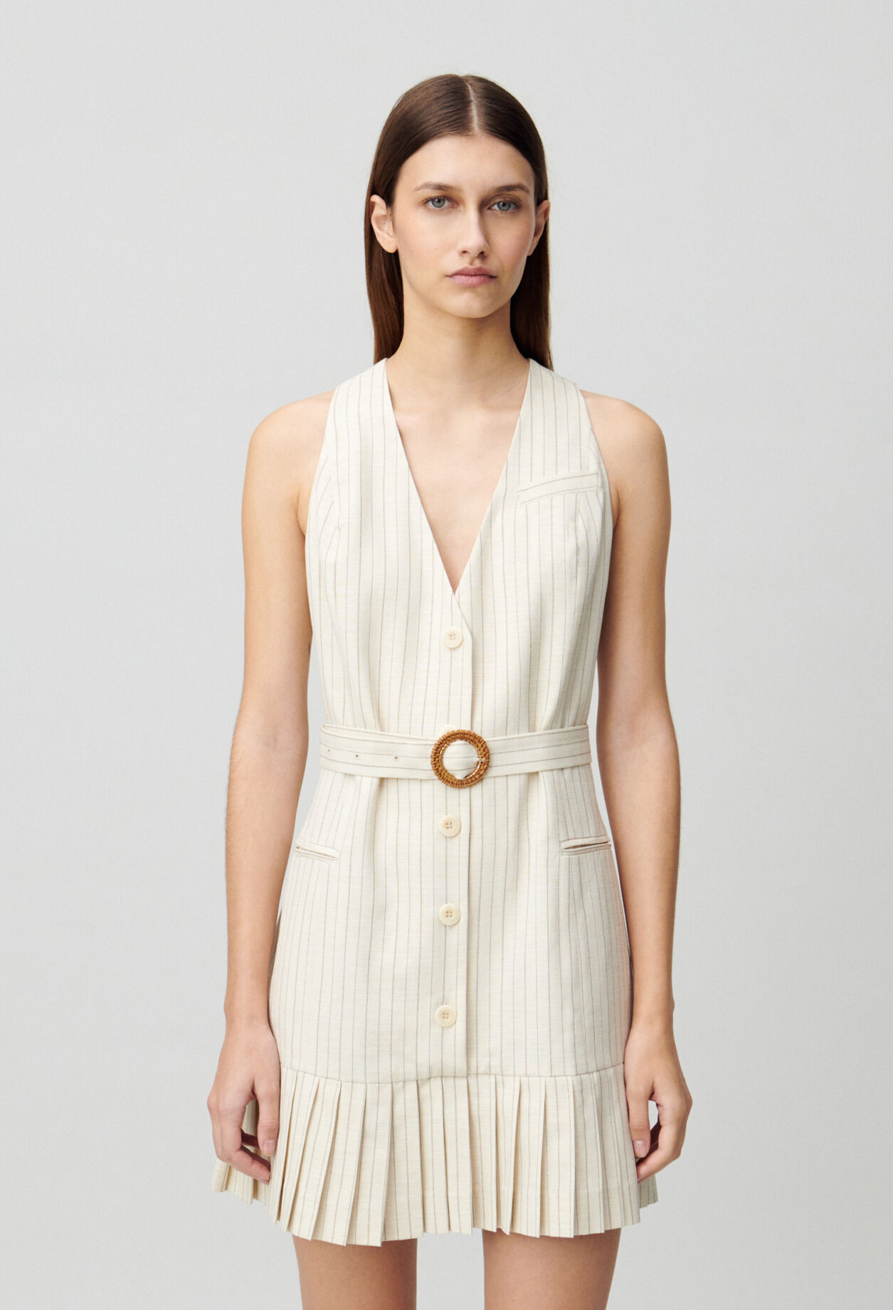 Gefaltetes kurzes Kleid