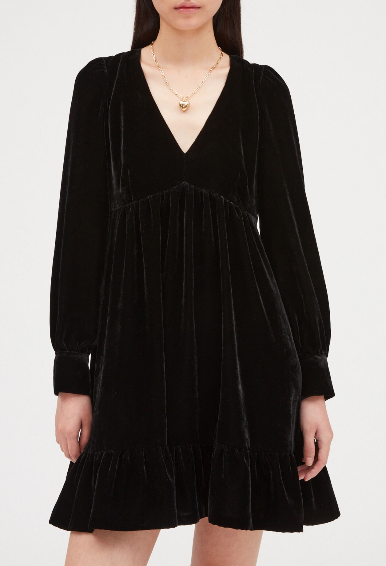 Kurzes Kleid aus schwarzem Samt