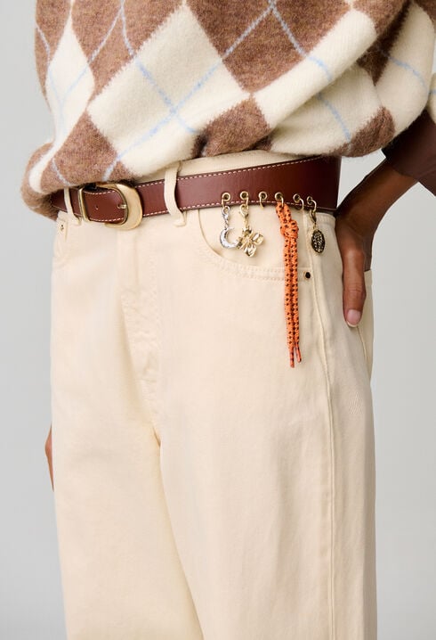 Lederg&uuml;rtel mit &Ouml;sen und Charms