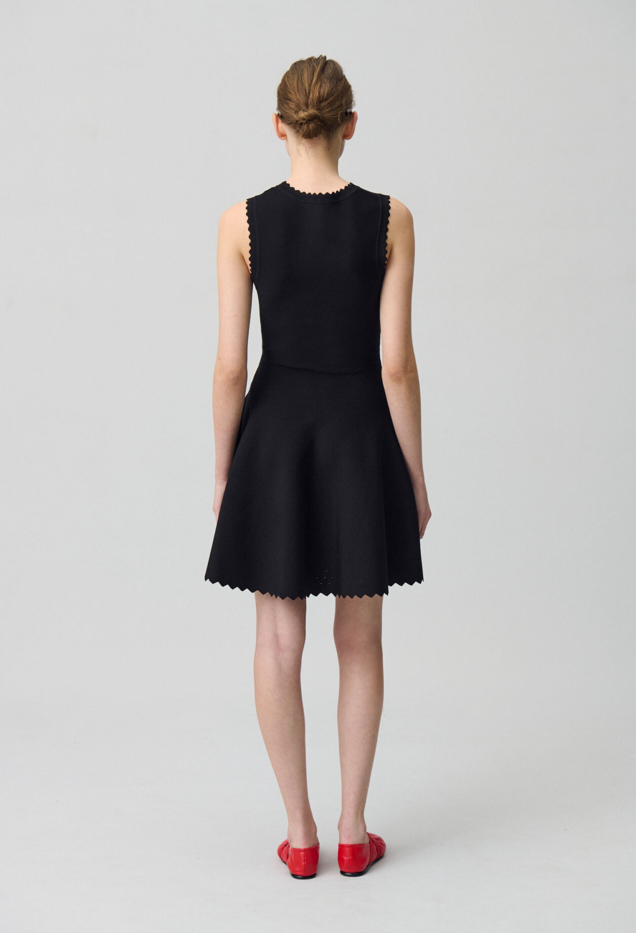 Kurzes Skaterkleid feinem Strick