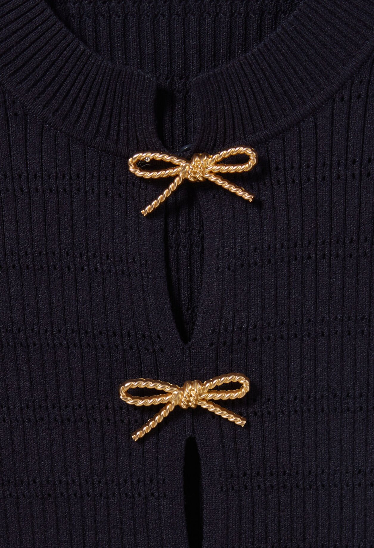 Feinstrickpullover mit Schleifen