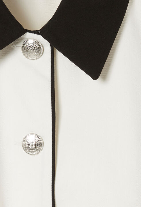 Ärmelloses kurzes Kleid