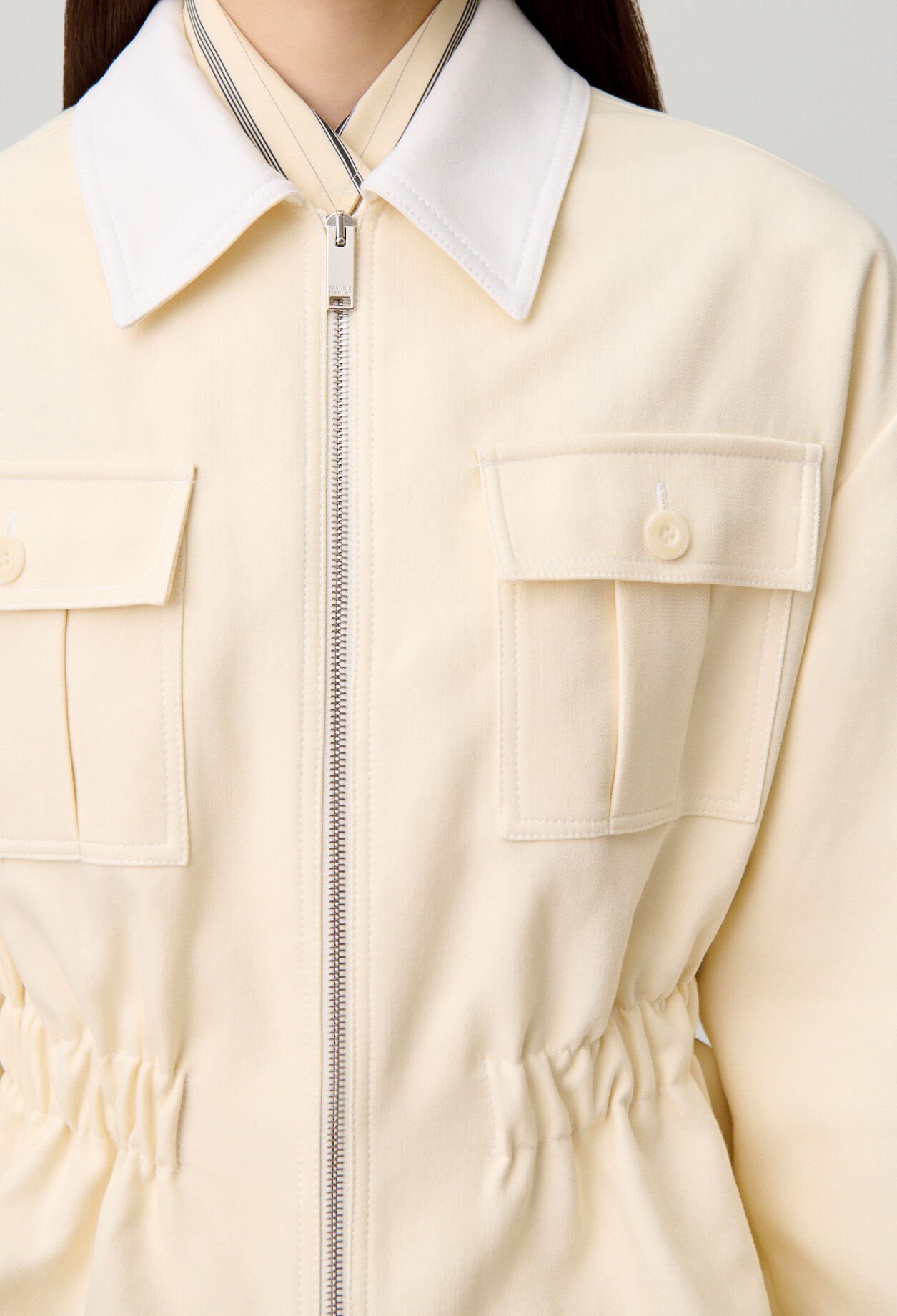 Taillierte Jacke in Vanille