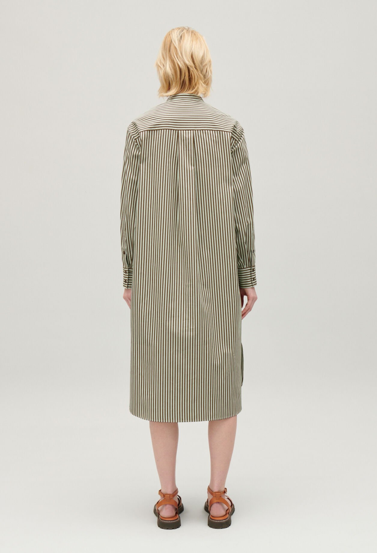 Langes Kleid mit Streifen-Design Grün