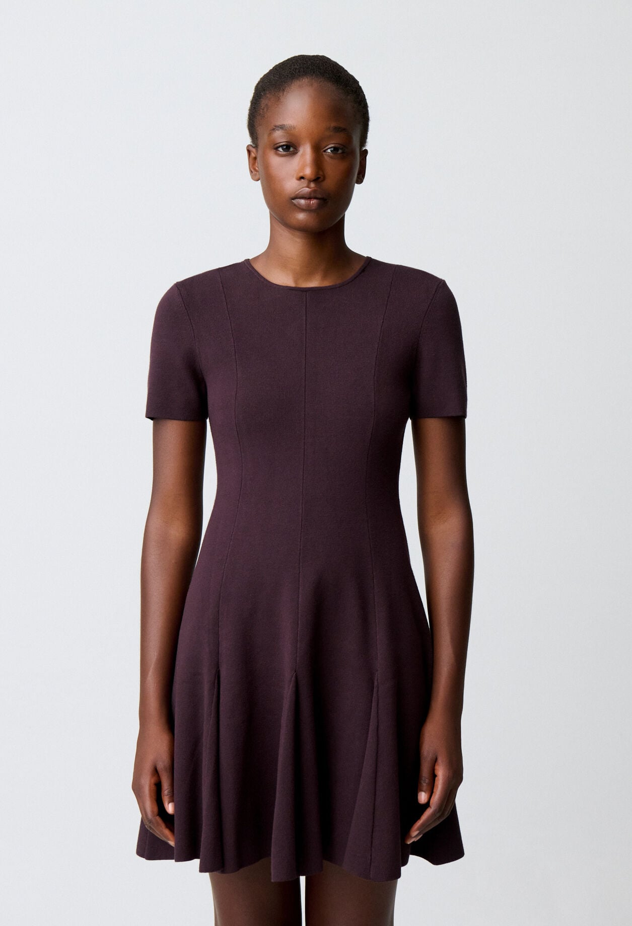Strick-Skaterkleid, Kontrastkragen