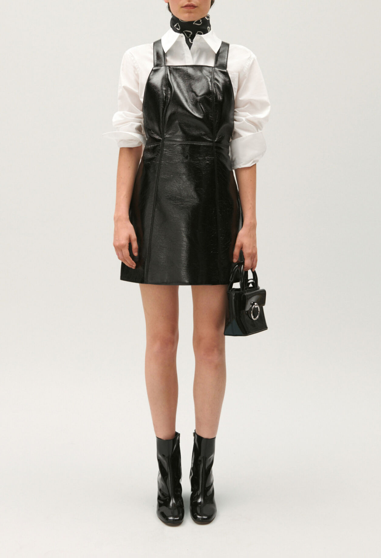Kurzes Vinylkleid schwarz