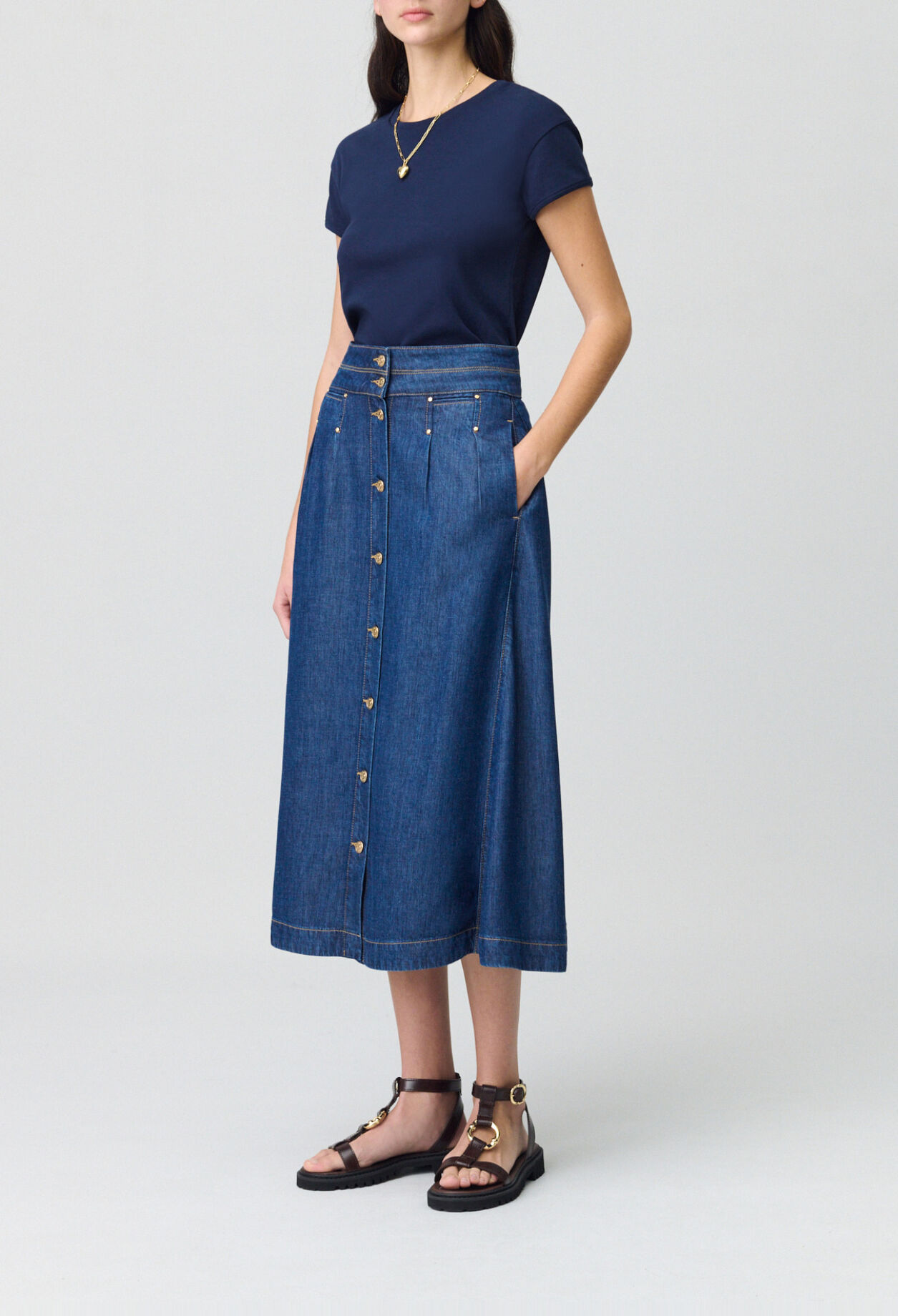 Langer Jeansrock mit Knopfleiste