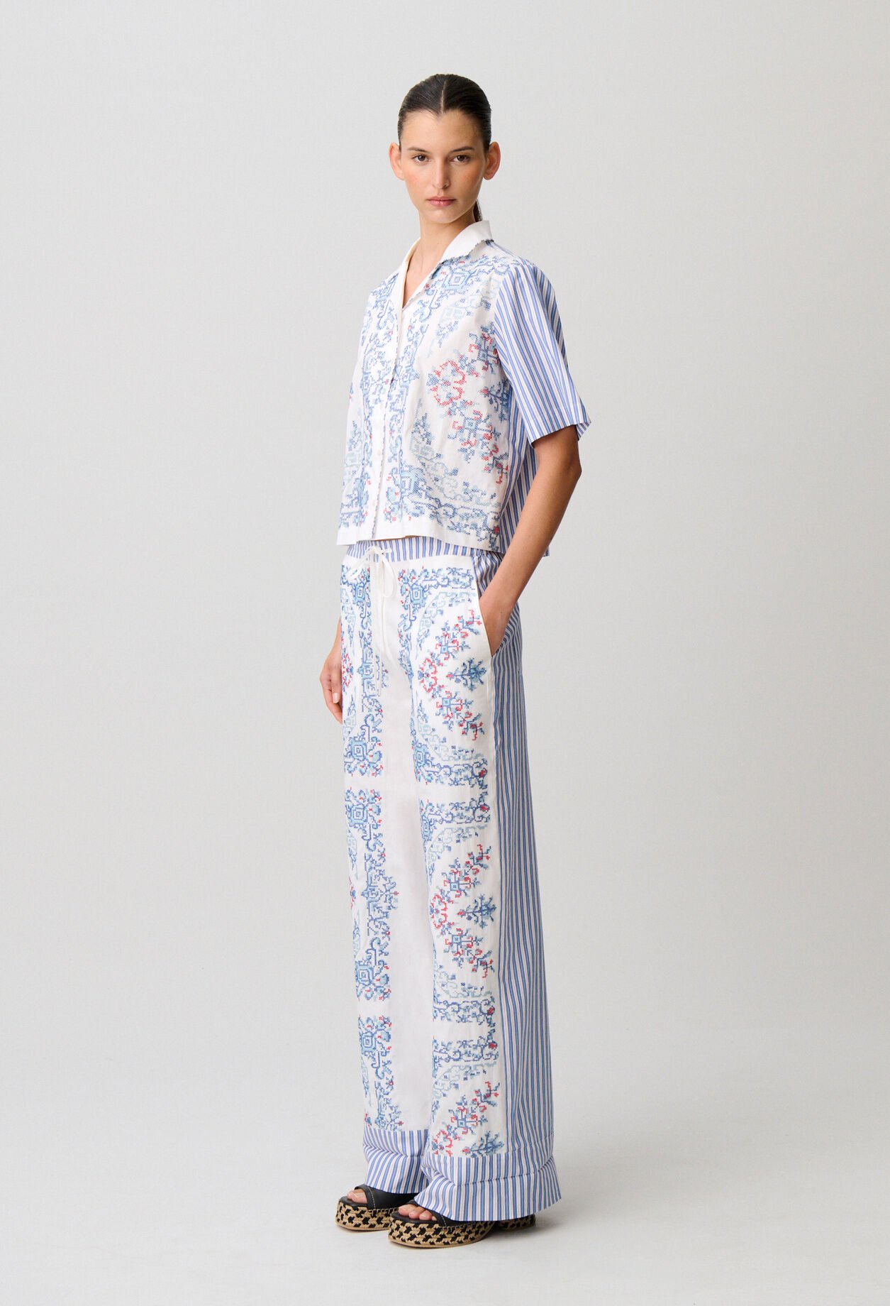 Gestreiftes Baumwollhemd