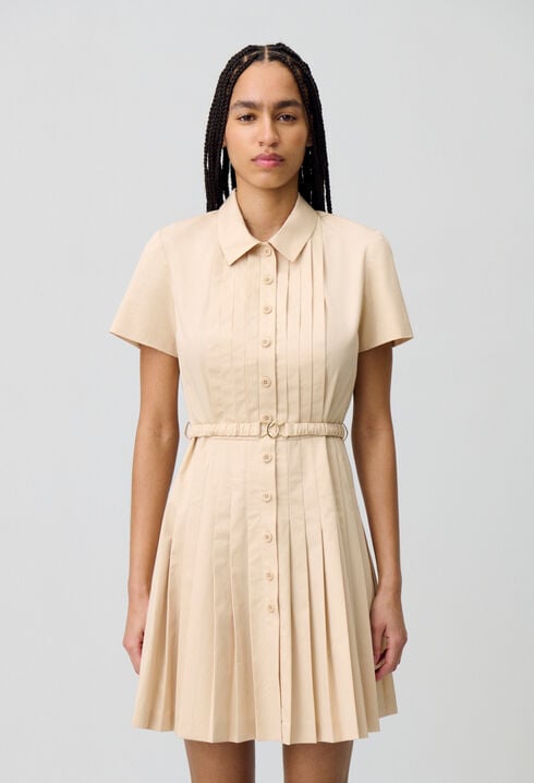 Knielanges Kleid mit Knöpfen