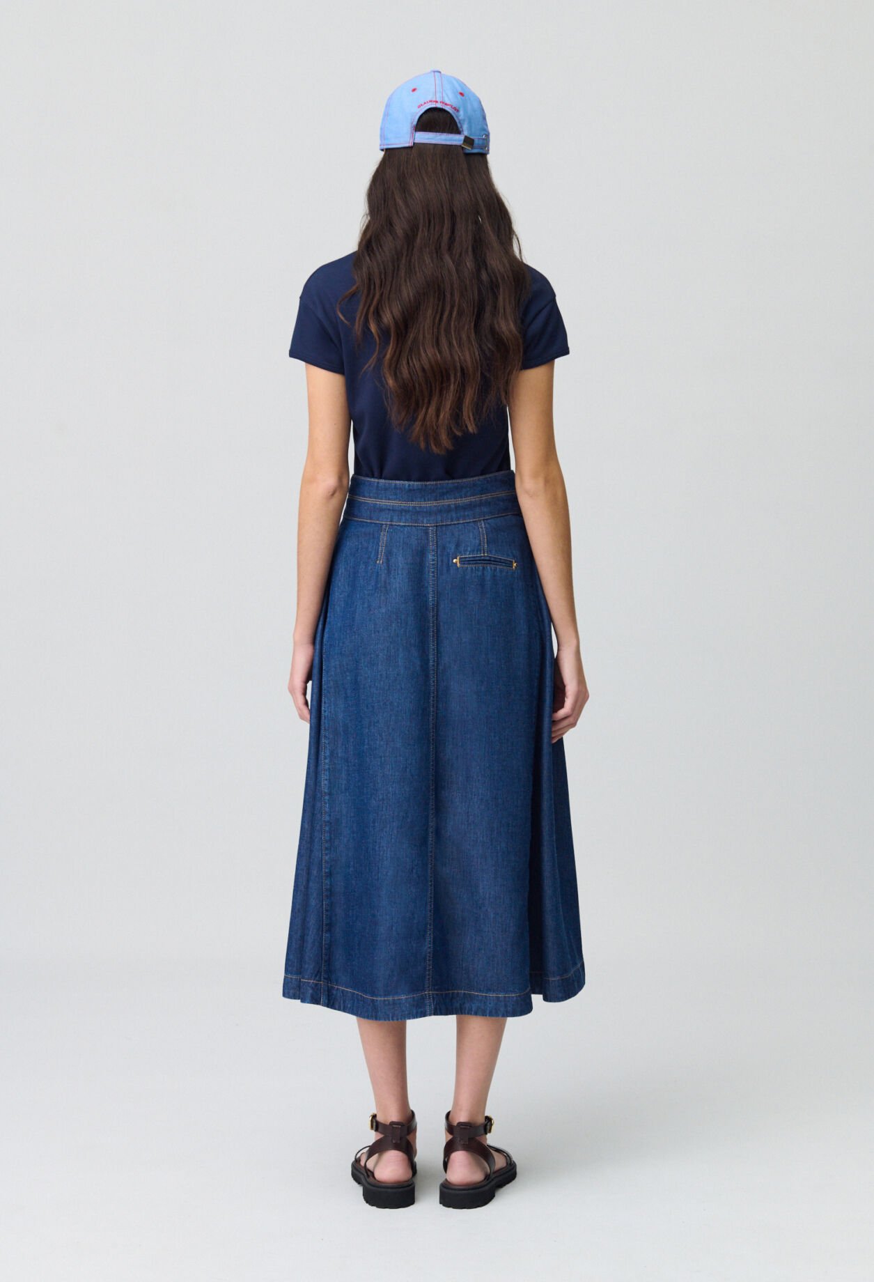 Langer Jeansrock mit Knopfleiste