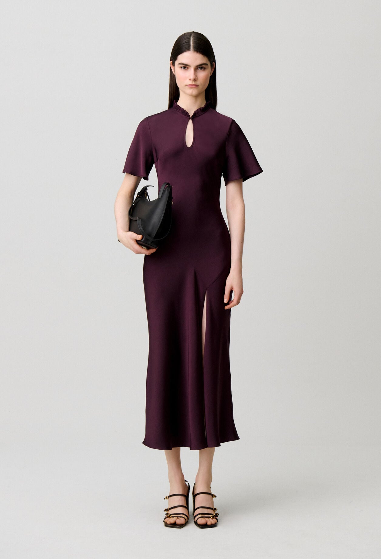 Flie&szlig;endes Kleid mit Stehkragen