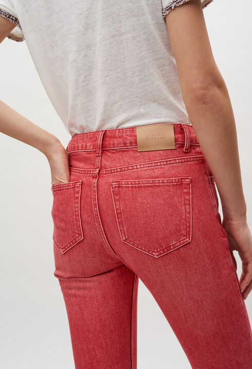Gefärbte Mom-Jeans