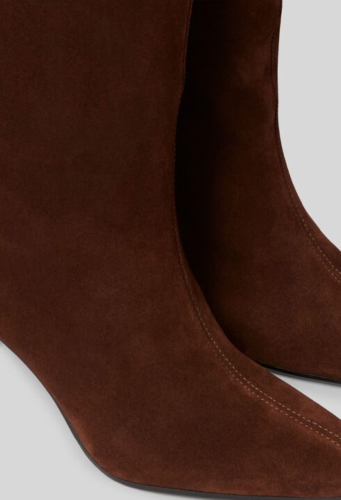 Absatzstiefel aus Wildleder
