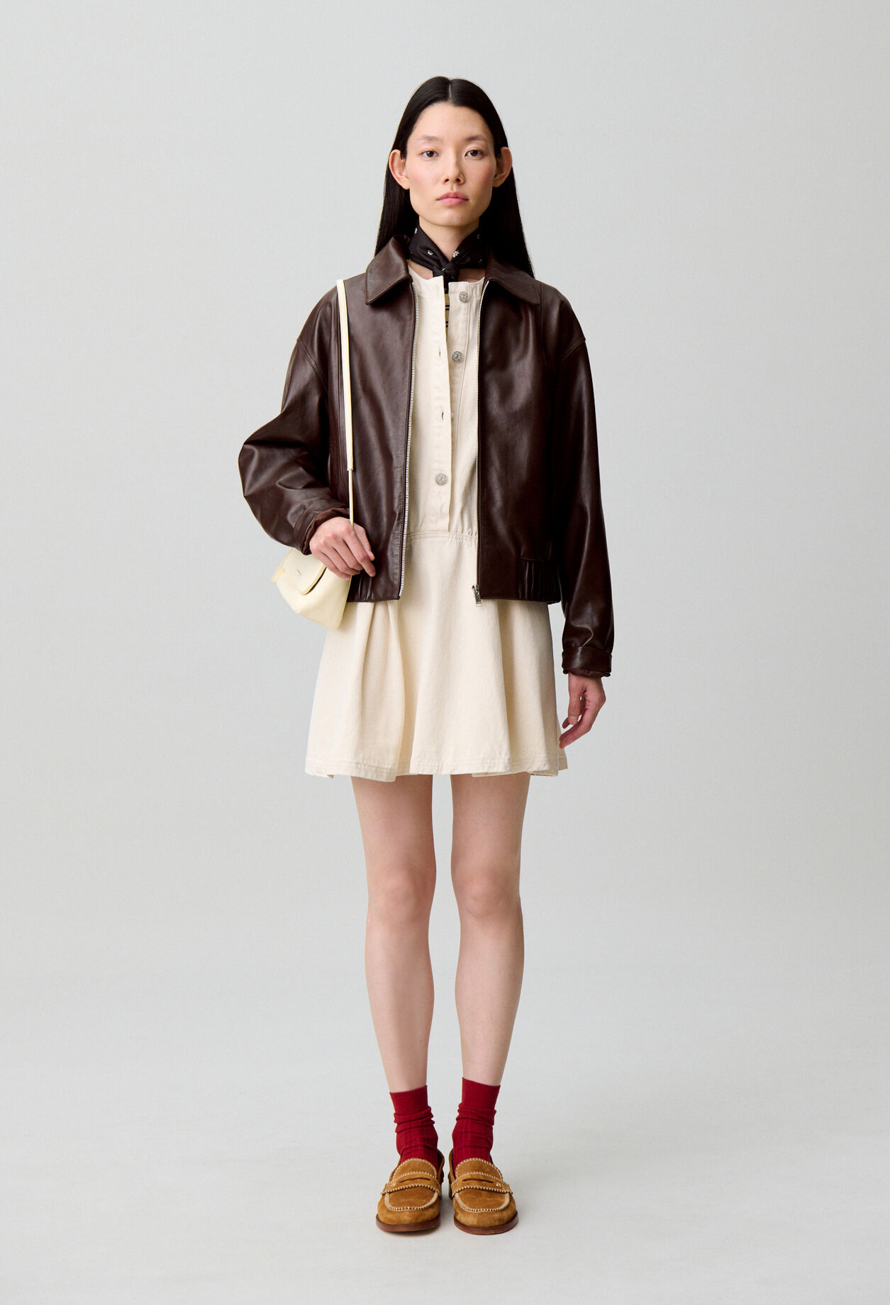 Helles ausgestelltes Jeanskleid