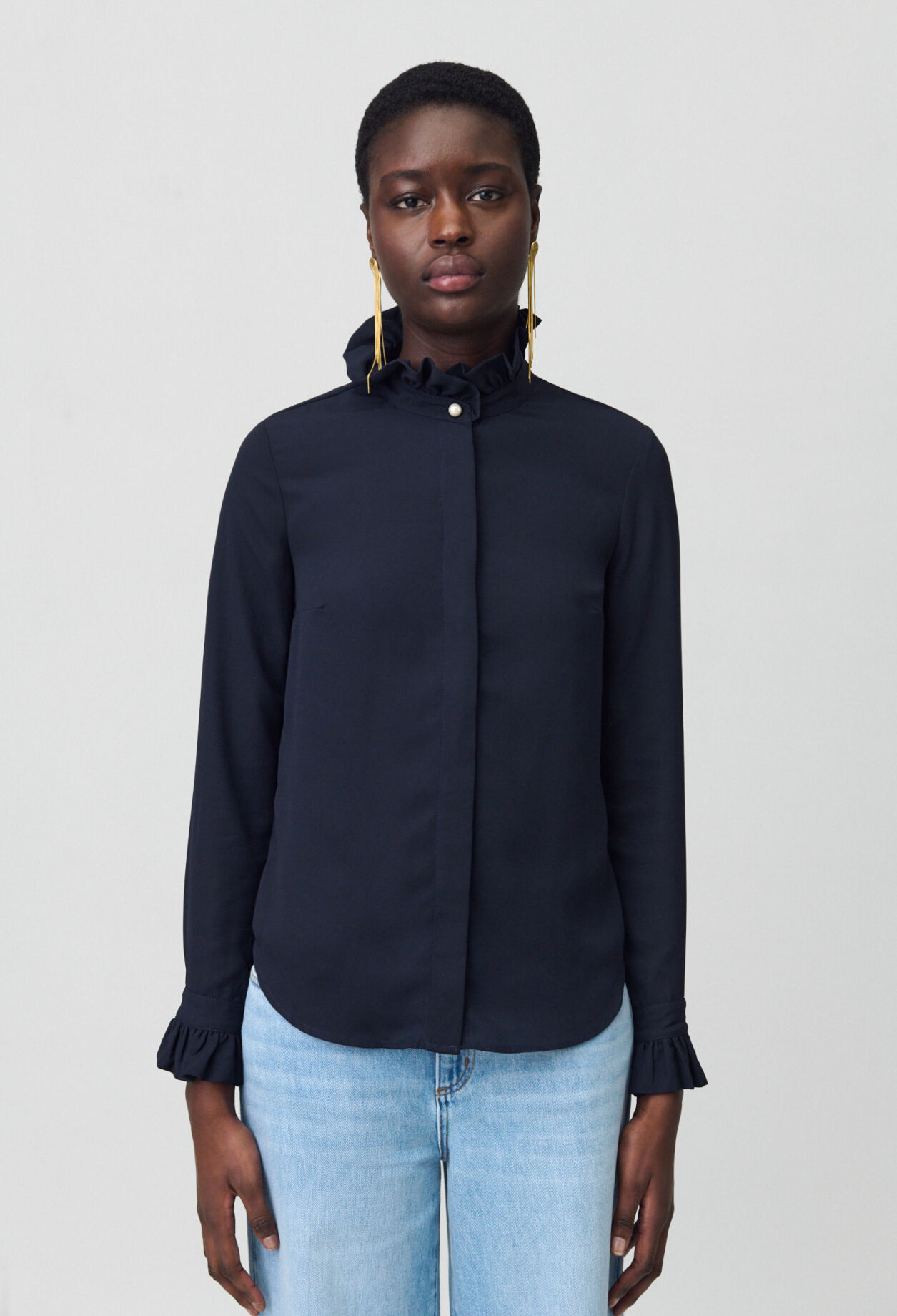 Bluse mit viktorianischem Kragen
