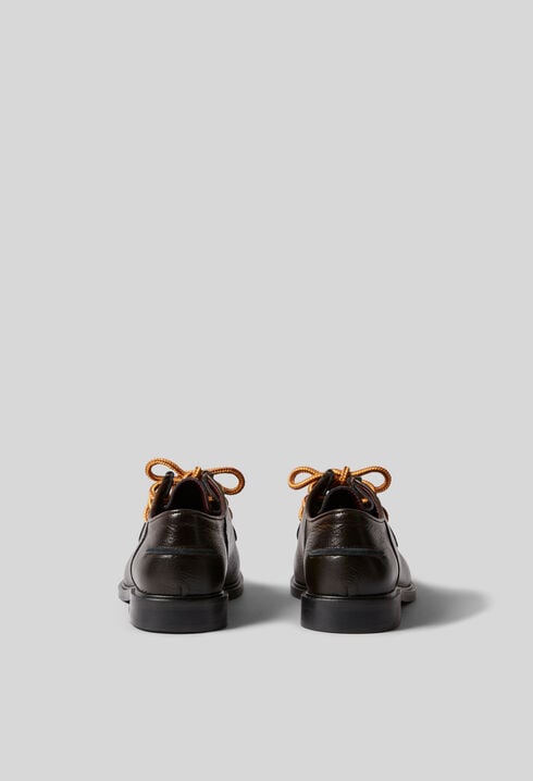 Derby-Schuhe aus genarbtem Leder