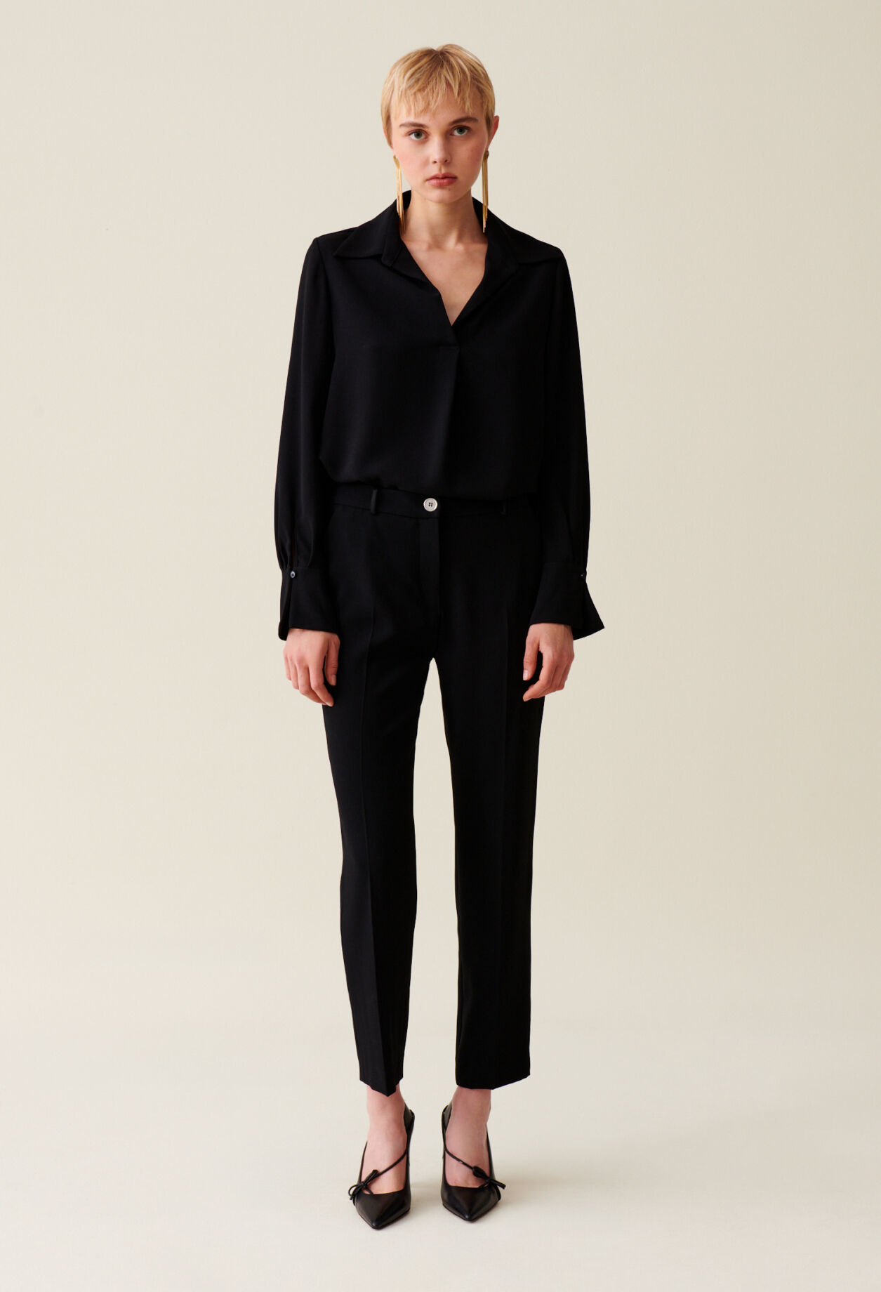 Fließende schwarze Bluse 