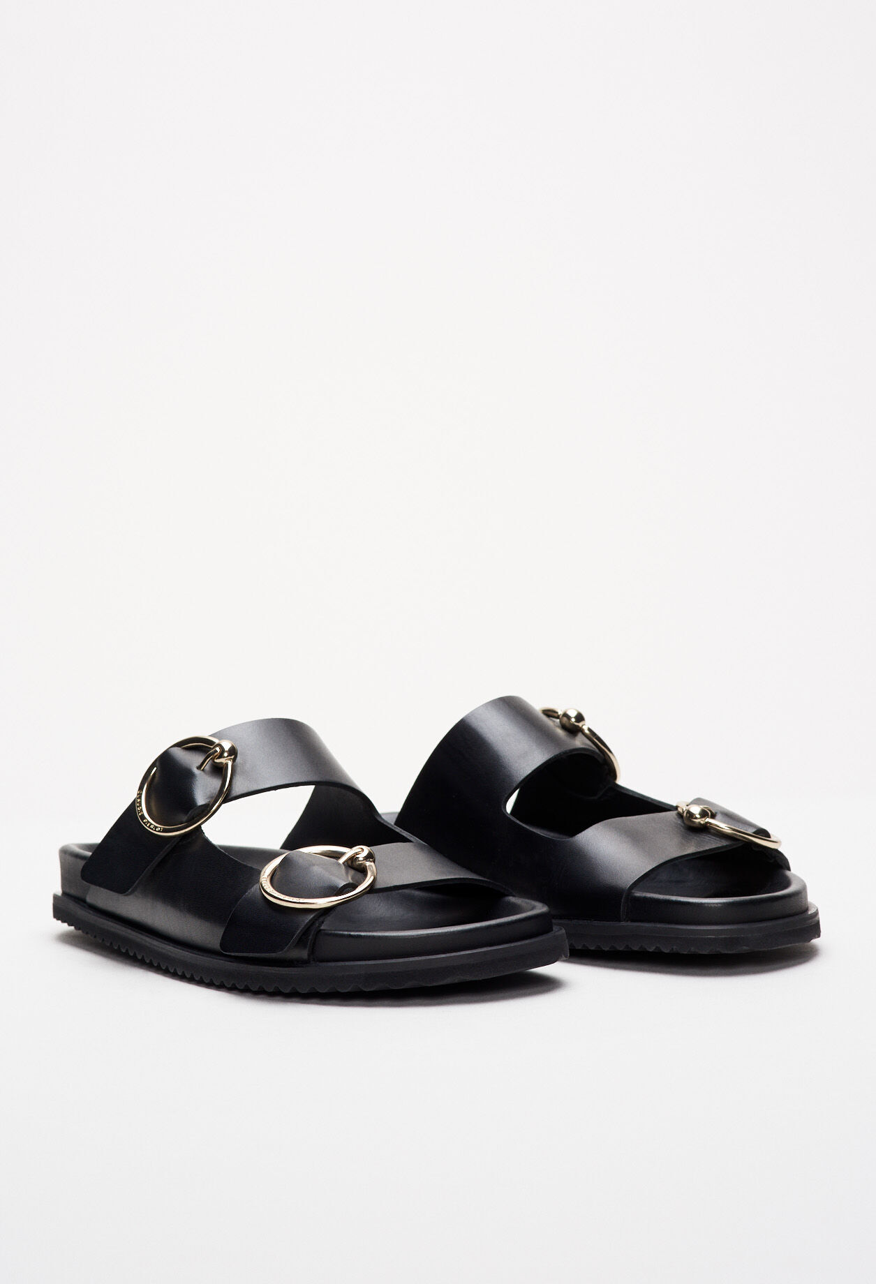 Sandale mit Metallschnalle