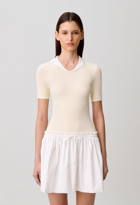 Kurzes Kleid im Materialmix