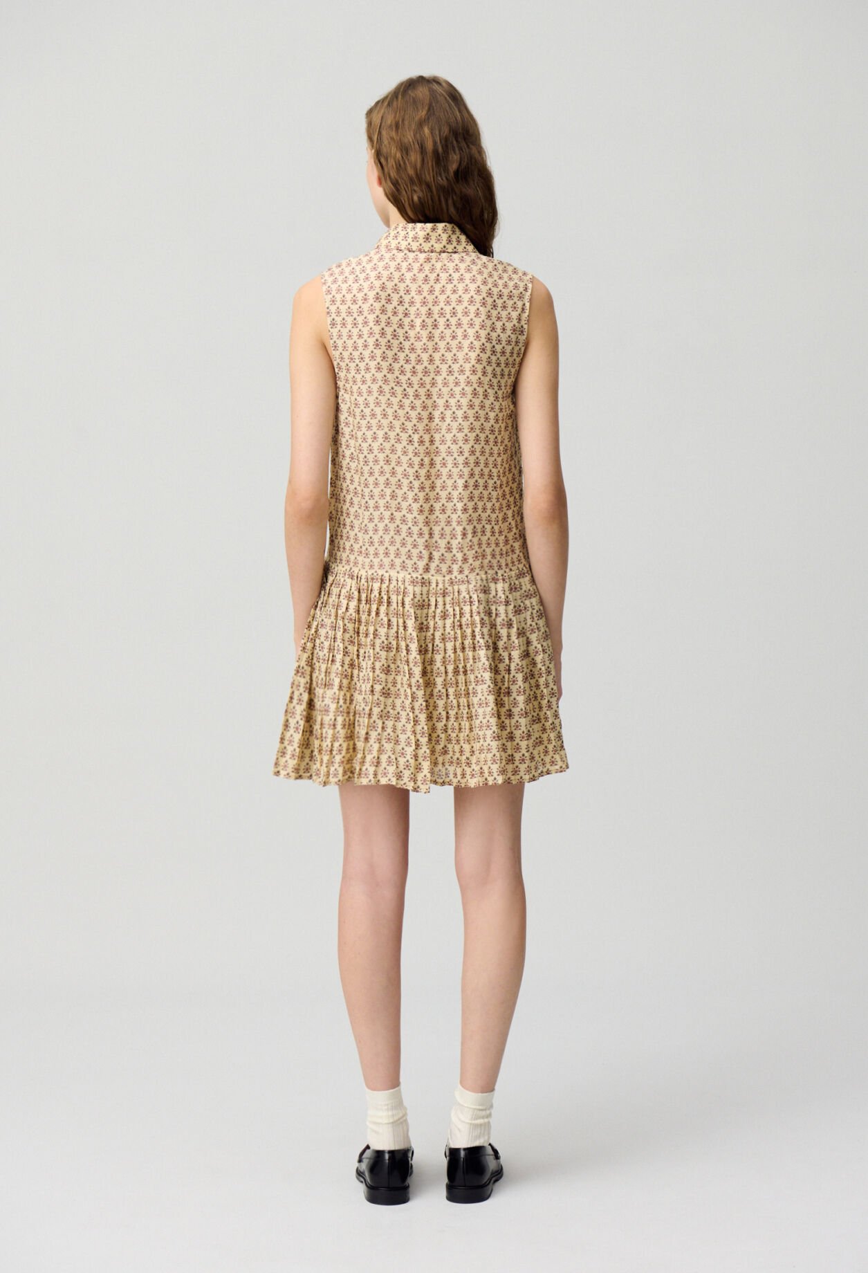 Kurzärmliges Kleid mit Print