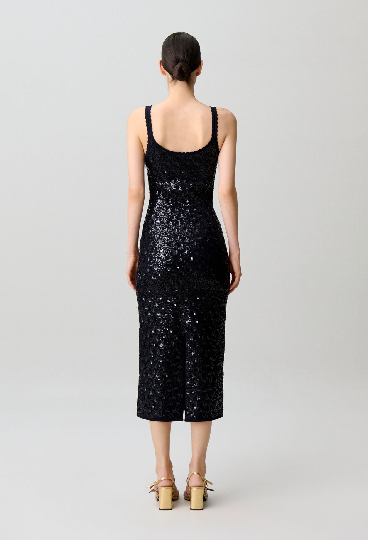Langes Strickkleid mit Pailletten