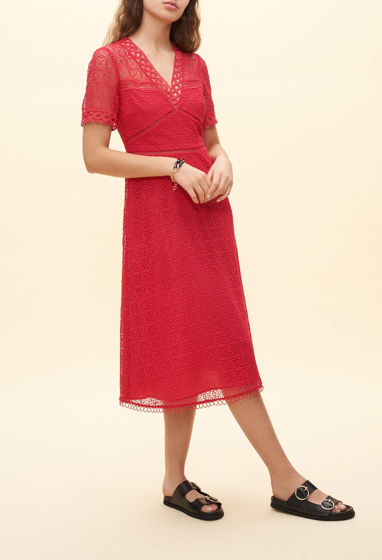 Langes rotes Zipfelkleid