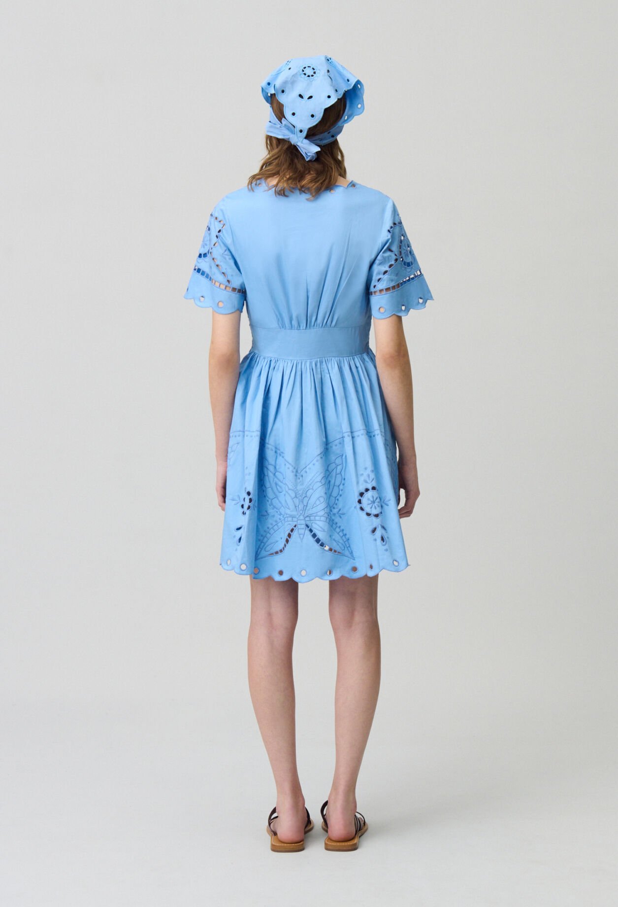 Kurzes Kleid Stickereien 