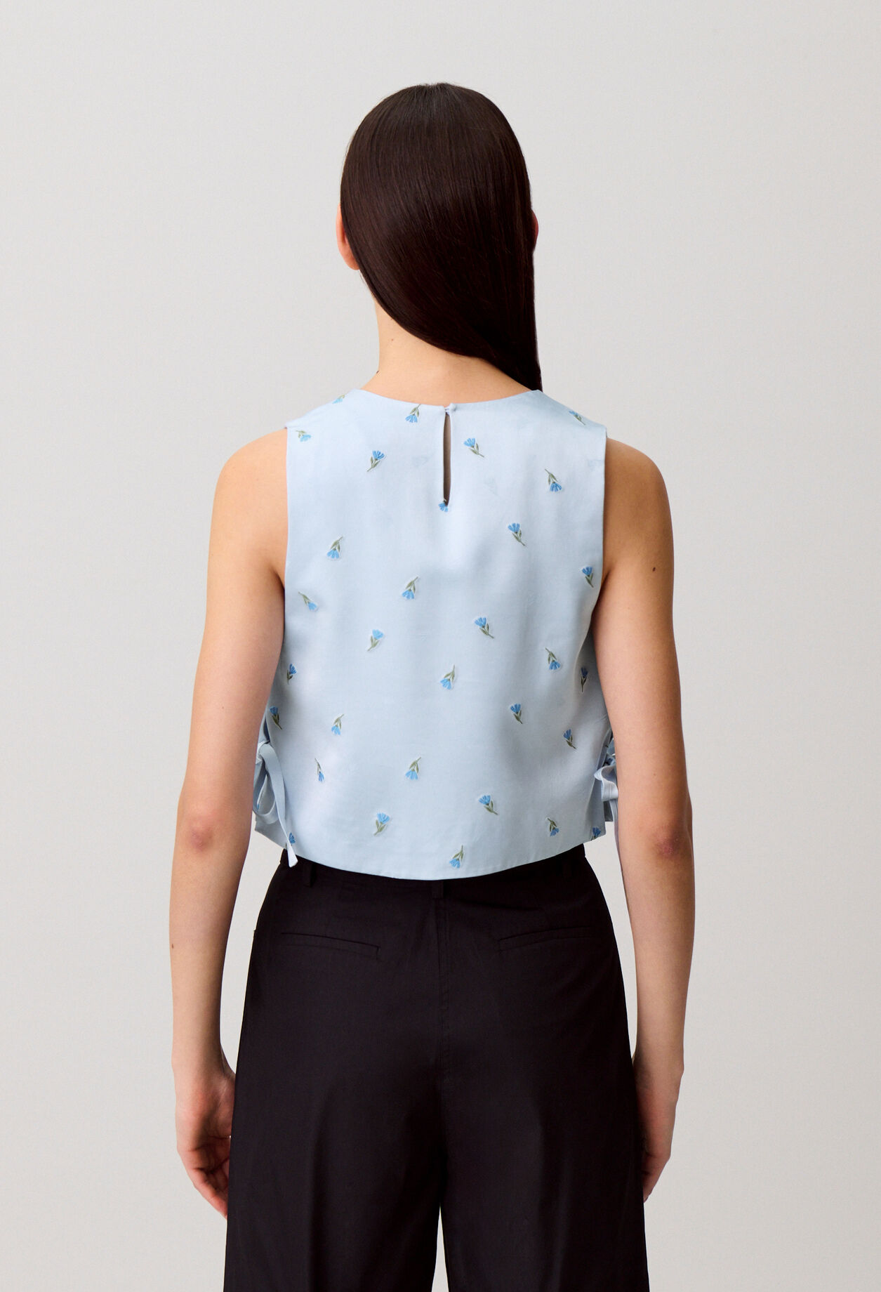 Besticktes Satin-Top