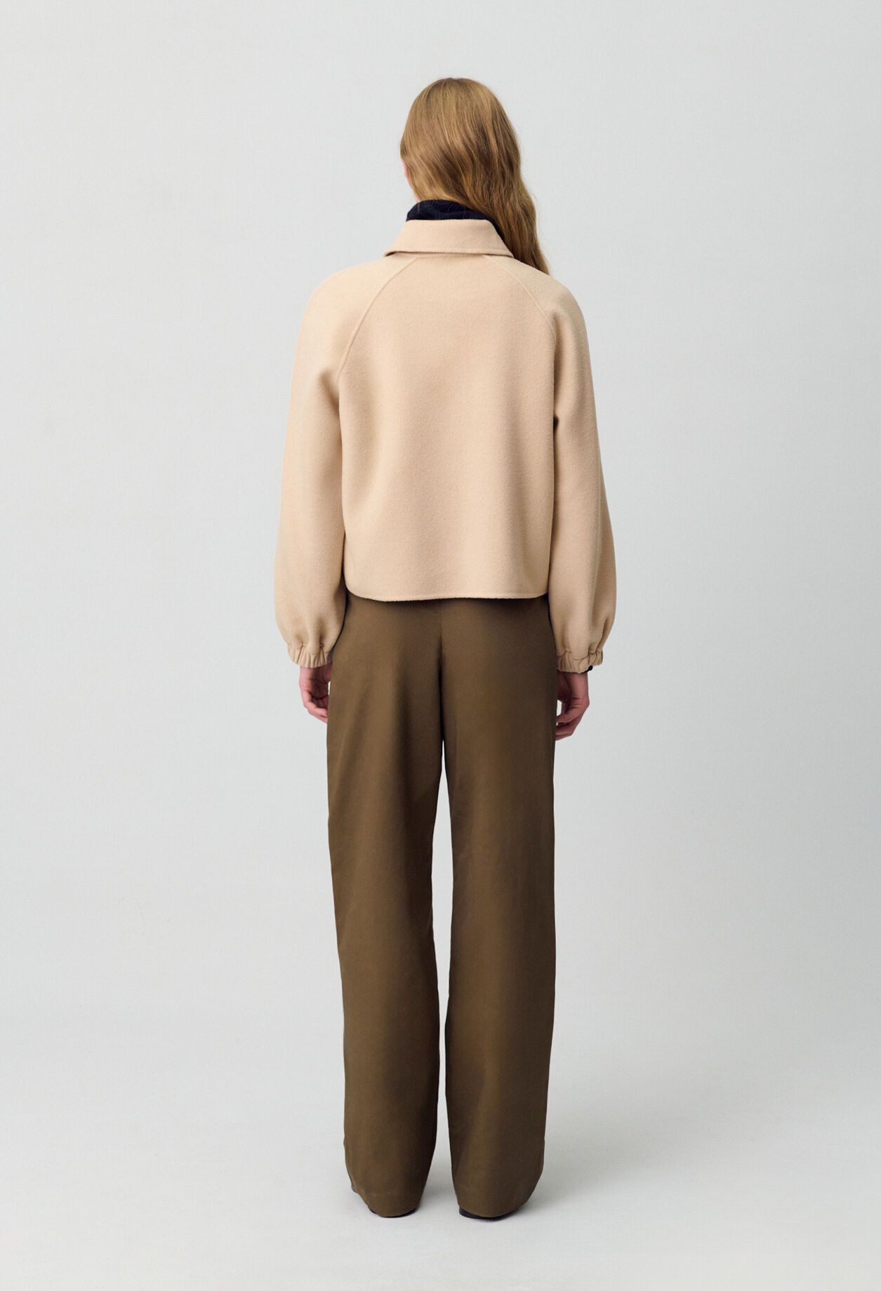 Kurze Jacke mit Hemdkragen