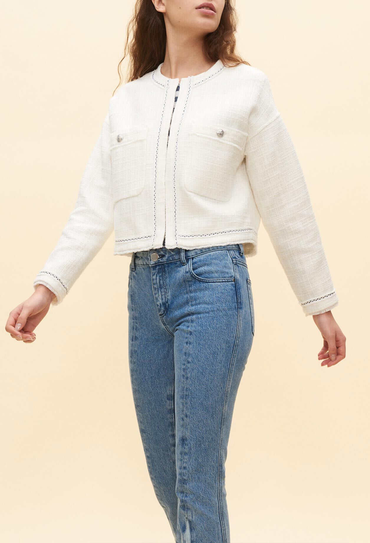 Kurze weiße Jacke im Tweed-Look