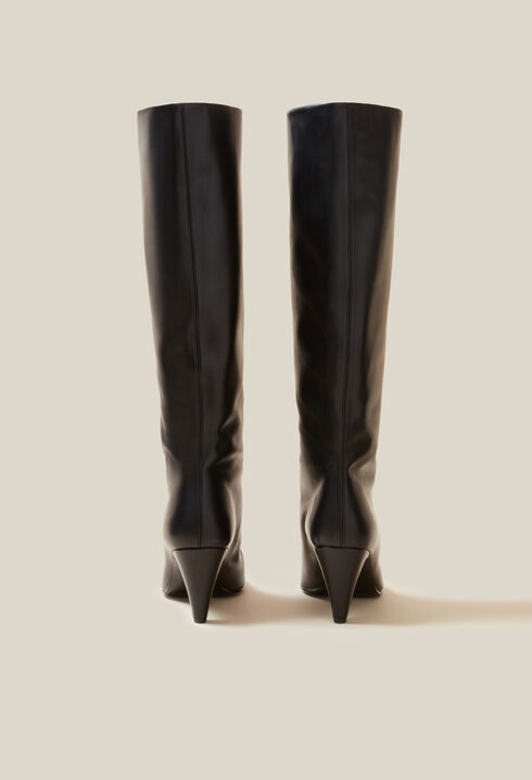 Hohe Lederstiefel
