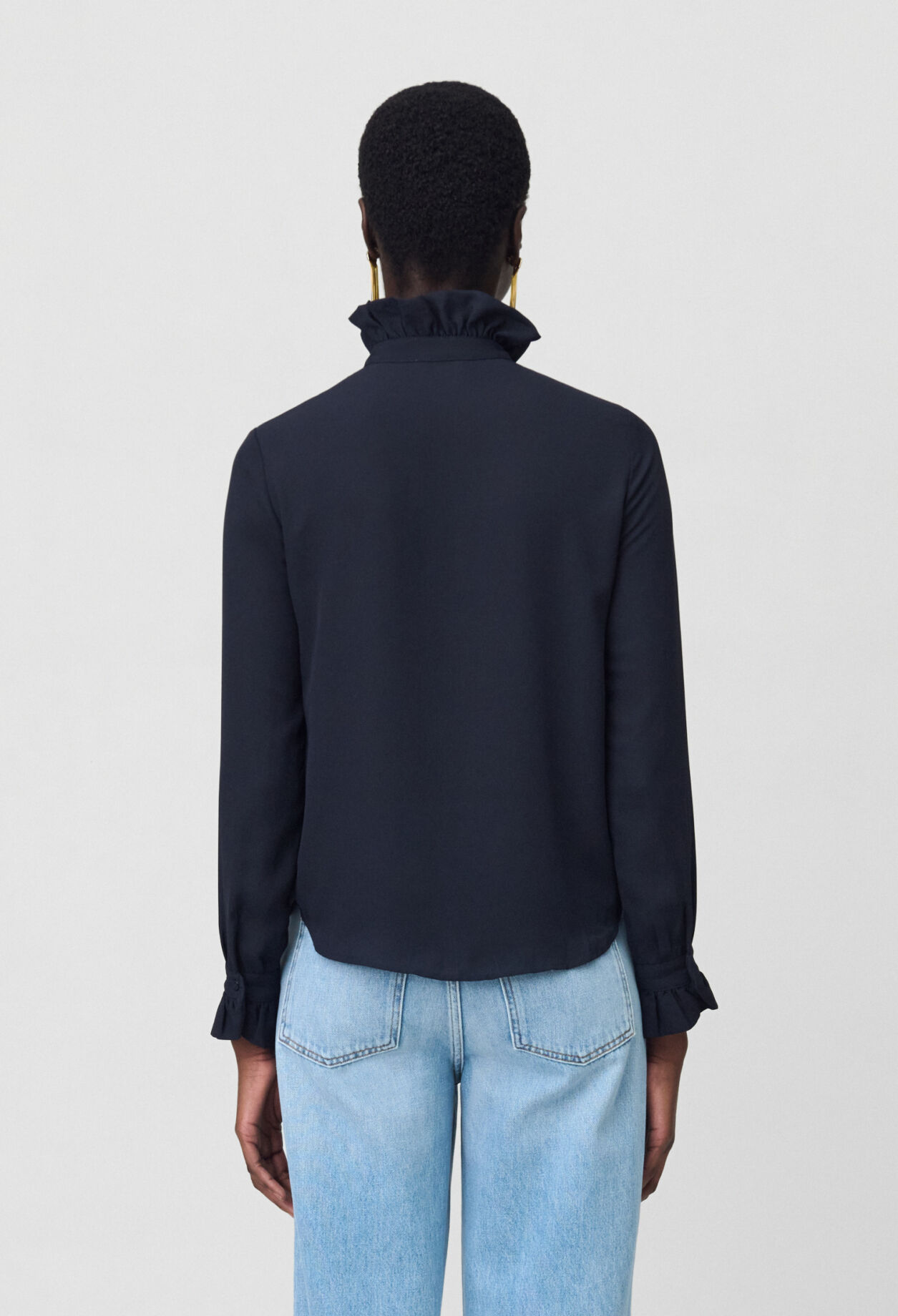 Bluse mit viktorianischem Kragen