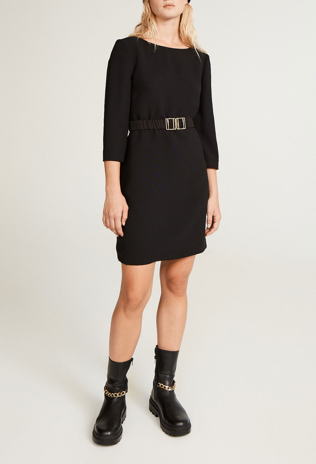 Gegürtetes Kleid