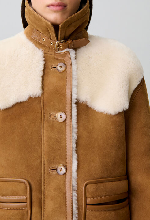 Lammfelljacke mit Lederkragen