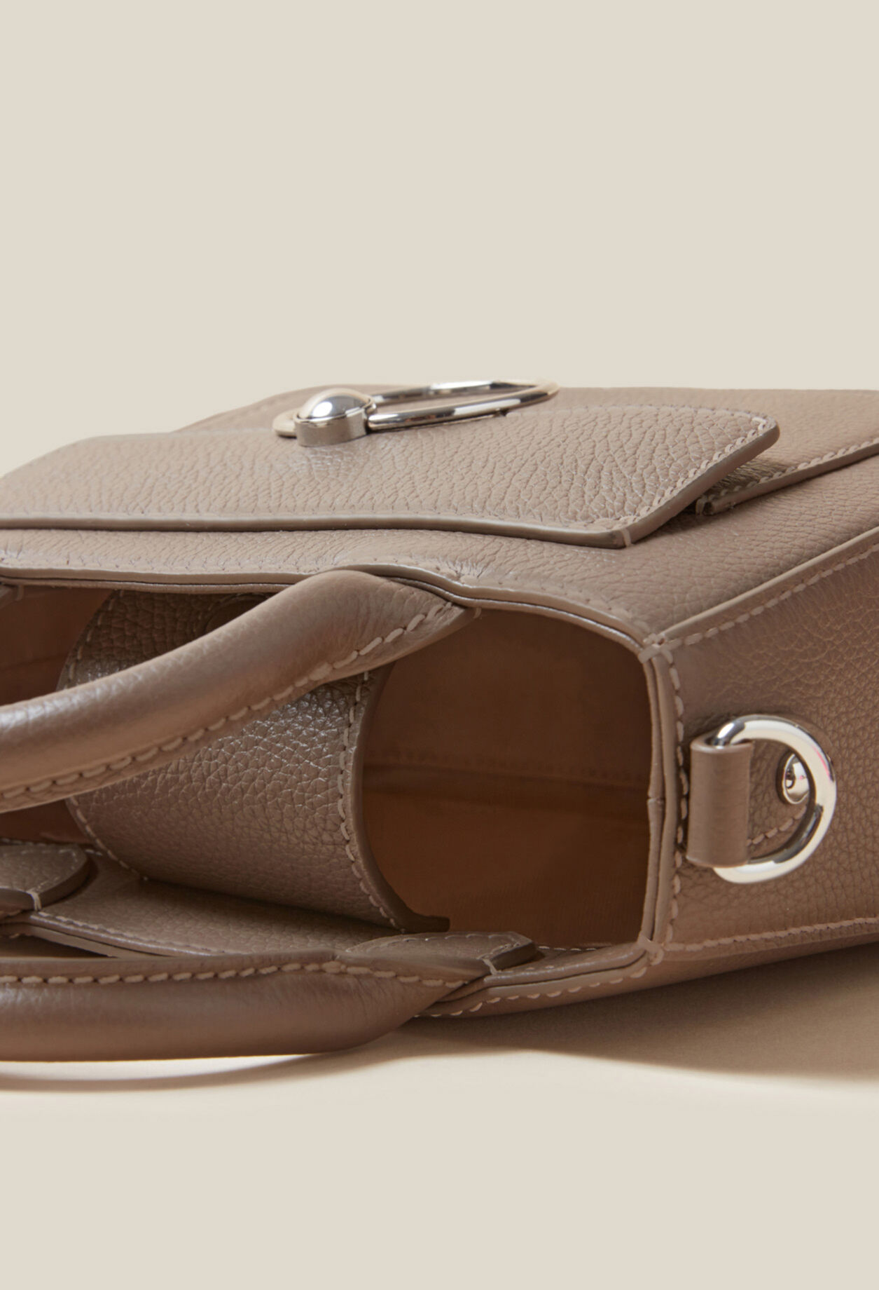 Anouck Tasche genarbtem Leder Kette