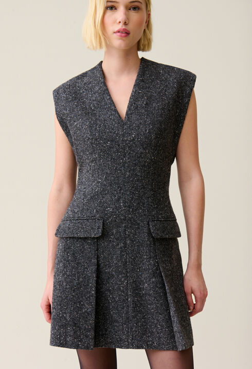 Graues tailliertes Tweed-Kleid