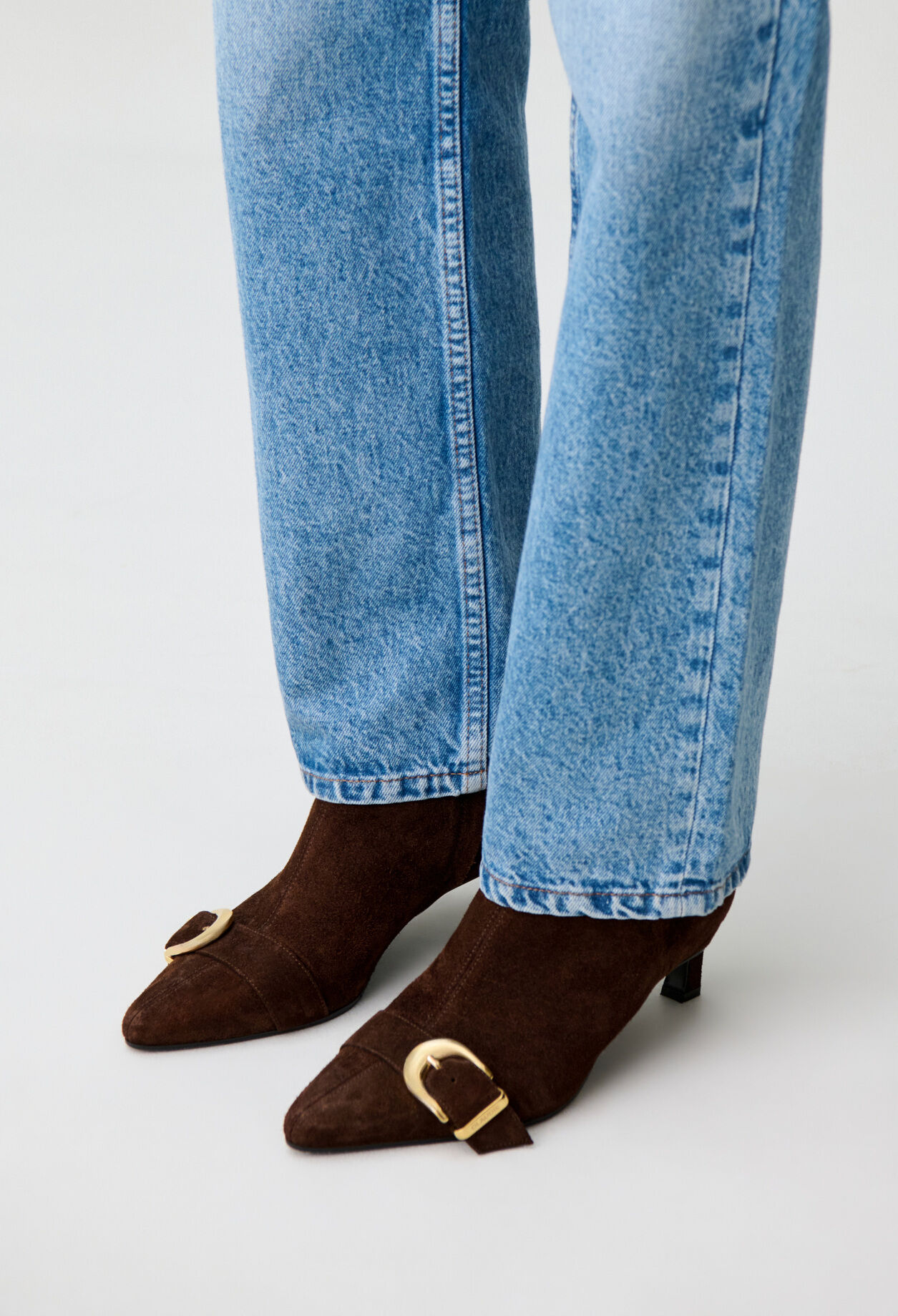 Wildlederstiefeletten Goldschnalle