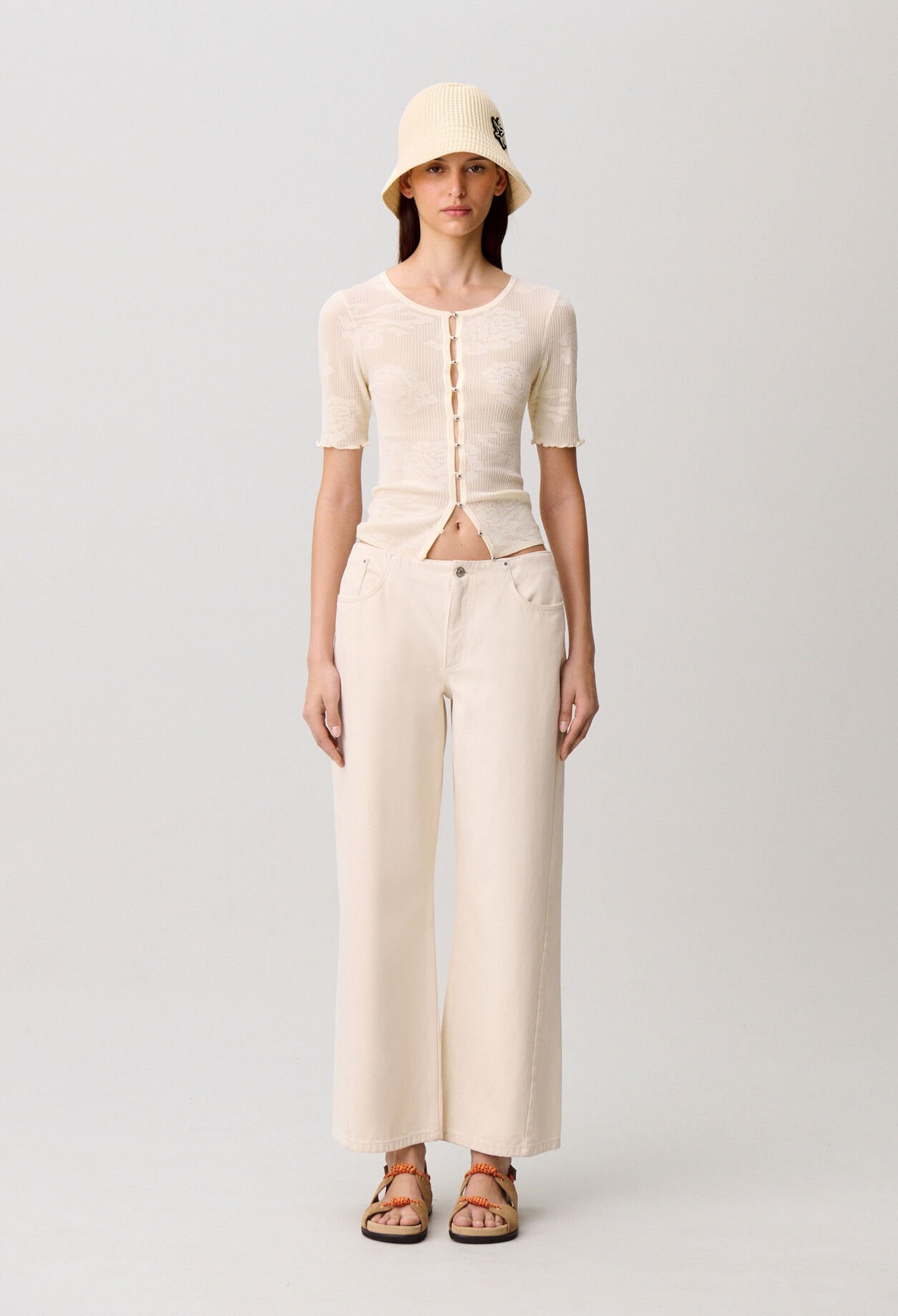 Strickjacke mit Blumen