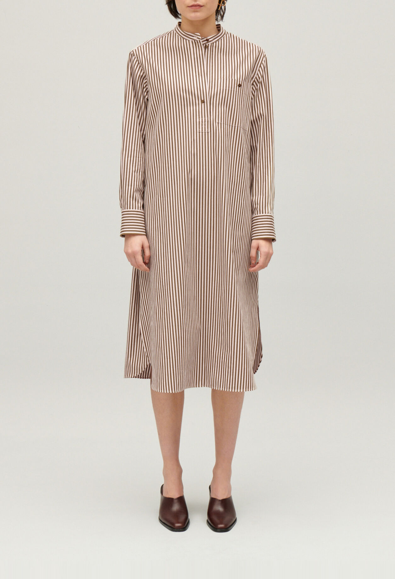 Langes Kleid mit Streifen-Design Bronze
