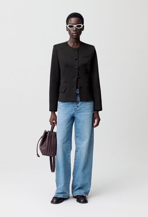 Taillierte, satinierte Jacke