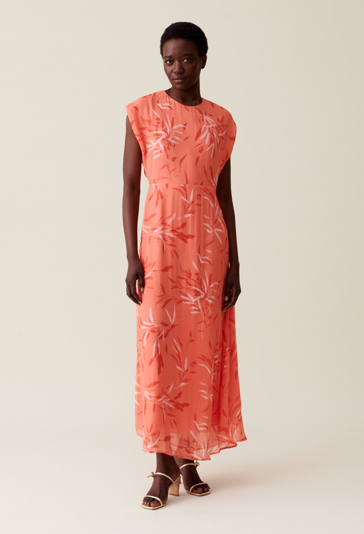 Langes, fließendes Kleid mit Druck